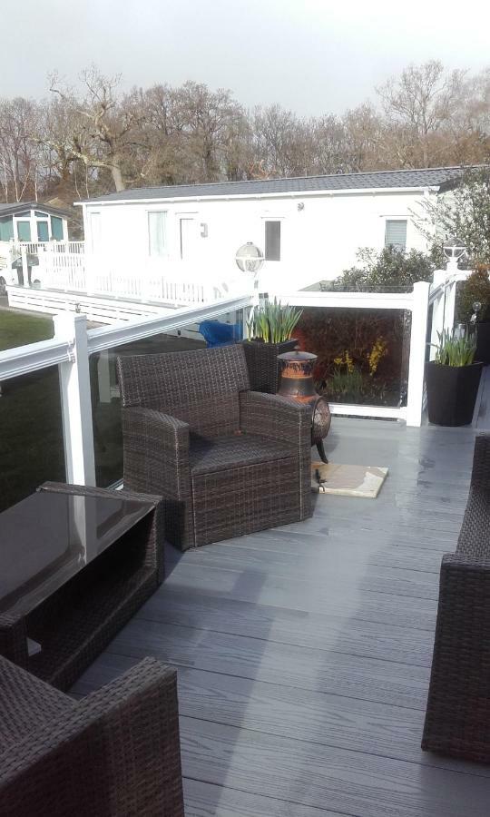 Luxury 6 Berth Lodge At Quince 10 เฟิร์นดาวน์ ภายนอก รูปภาพ